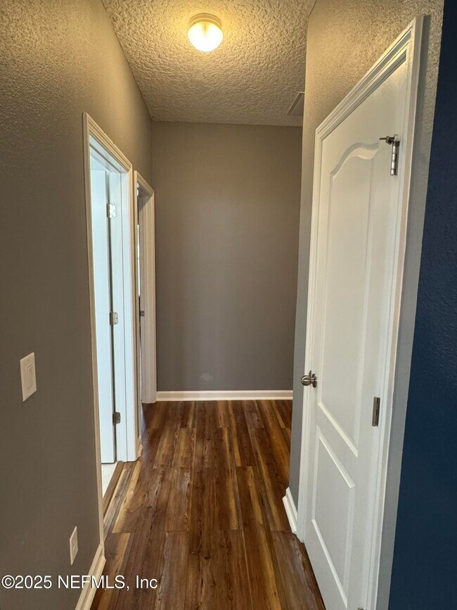 Building Photo - 15626 Tisons Blf Rd