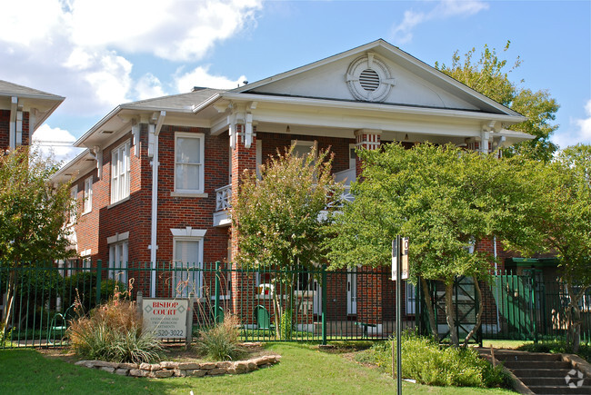 Building Photo - Bishop Court Apts