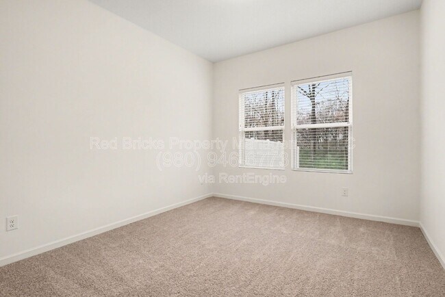 Building Photo - 162 Aspire Cir