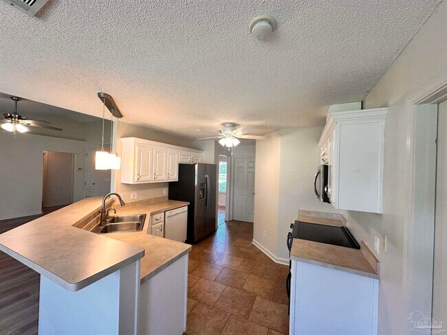 Building Photo - 3304 Tiller Ct