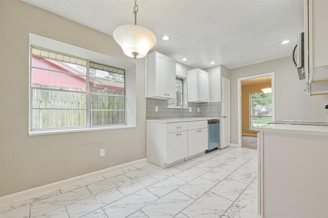 Building Photo - 3527 Acorn Springs Ln