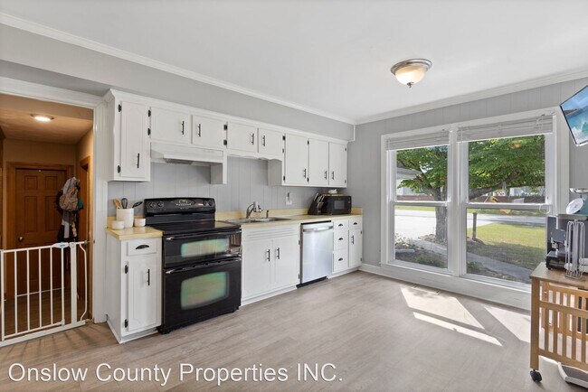 Building Photo - 3 br, 2 bath House - 2004 Brices Creek Rd
