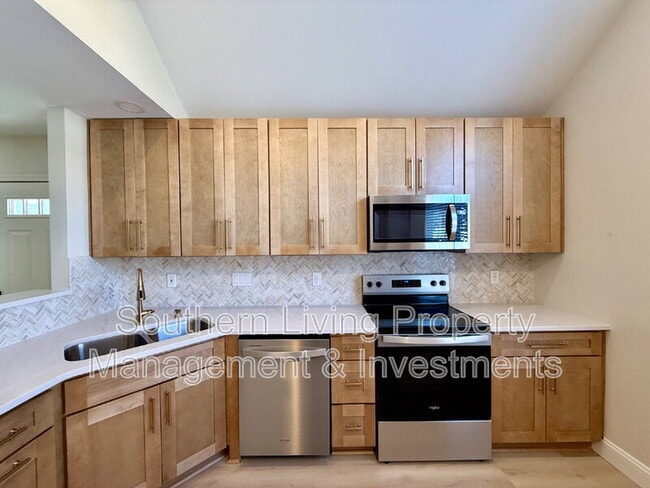 Building Photo - 8811 Roseton Ln