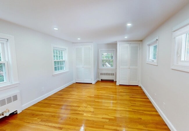 Building Photo - 33 Jackson Rd