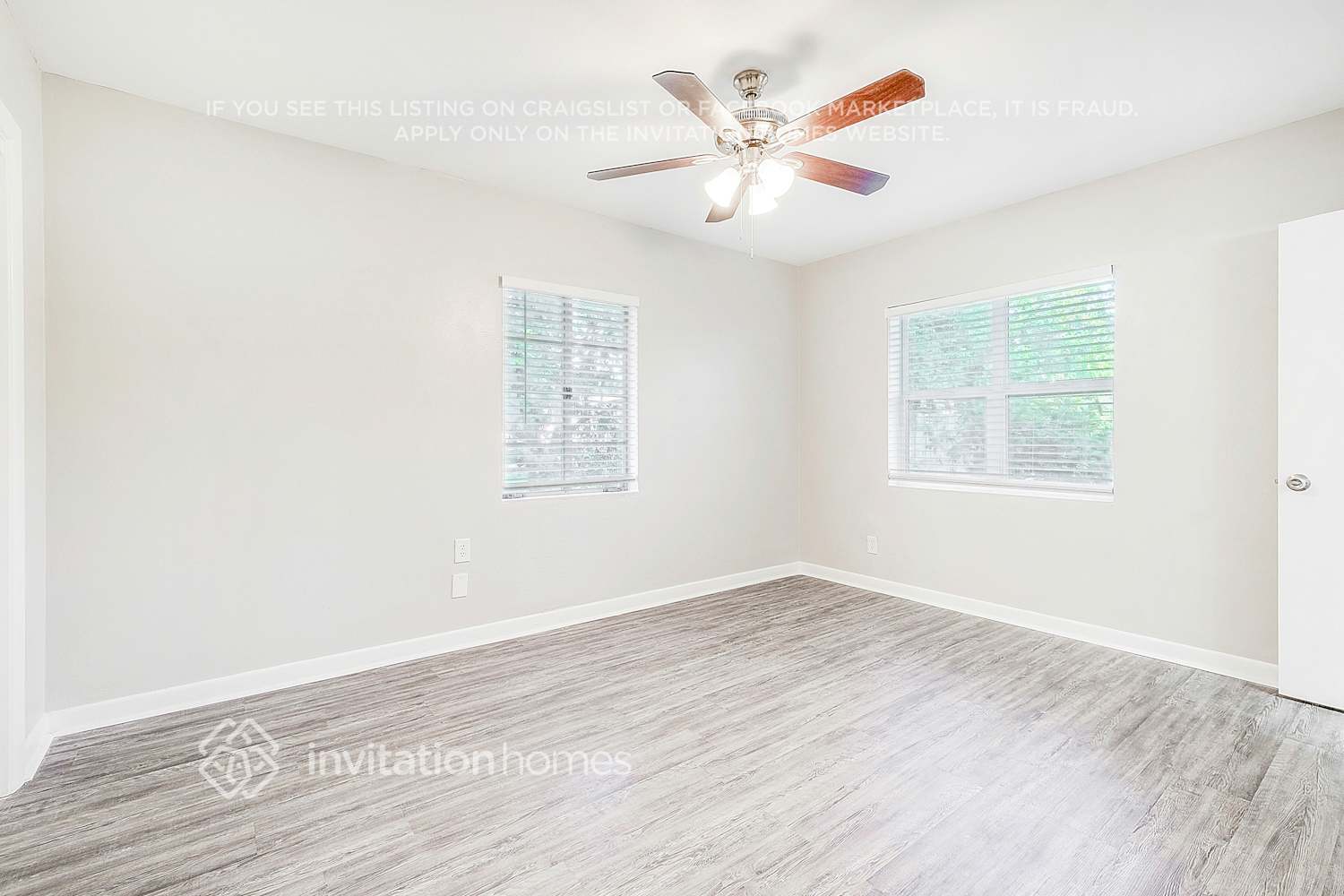 Building Photo - 2459 Mercer Cir S