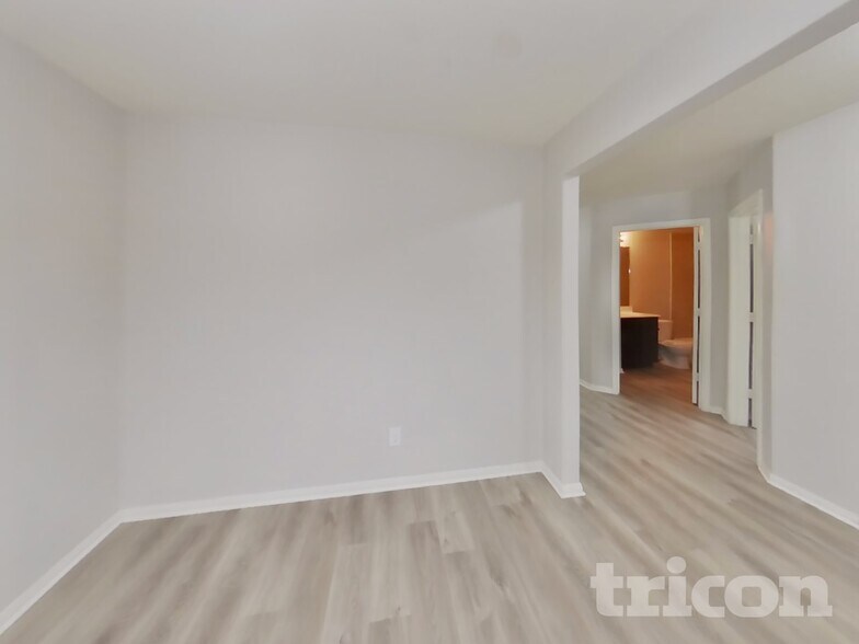 Building Photo - 7007 Capeshaw