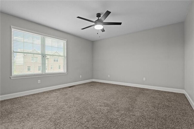 Building Photo - 567 Chesnic Dr