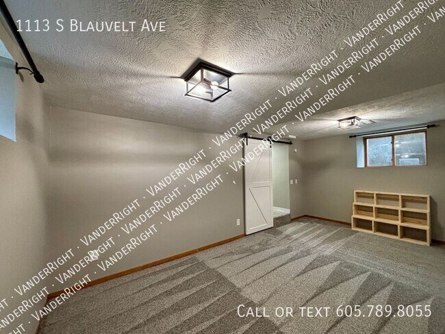 Building Photo - 1113 S Blauvelt Ave