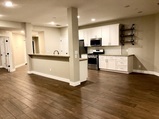 Building Photo - 6315 Canyon Rock Way