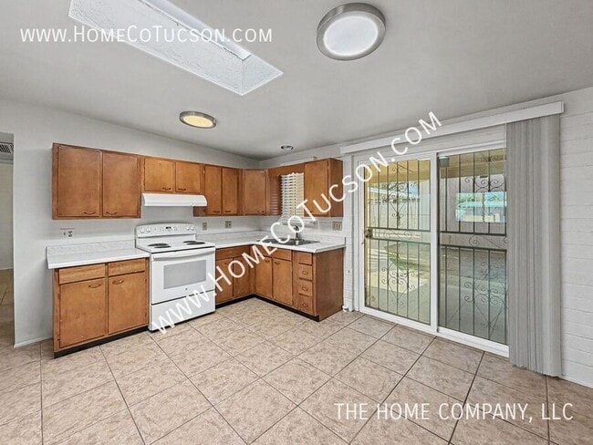 Building Photo - 1430 E Iowa Dr