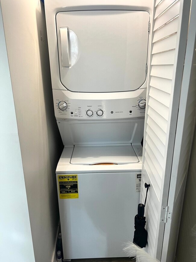 Building Photo - 1943 N Winchester Ave