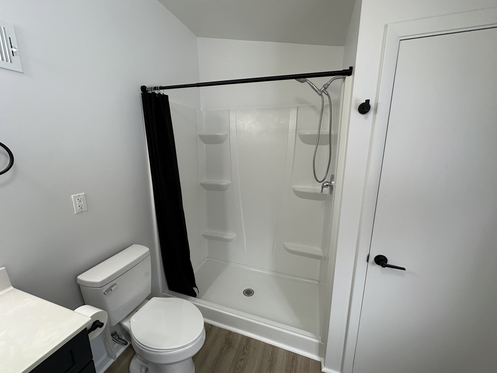 Bathroom with 6 foot walk-in shower - 764 Mill St