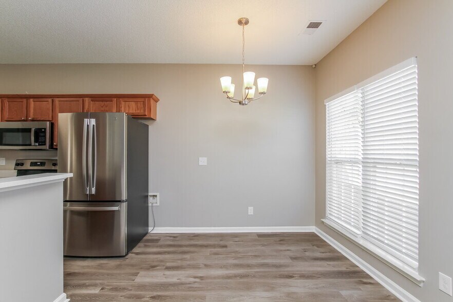 Building Photo - 226 Everett Park Dr