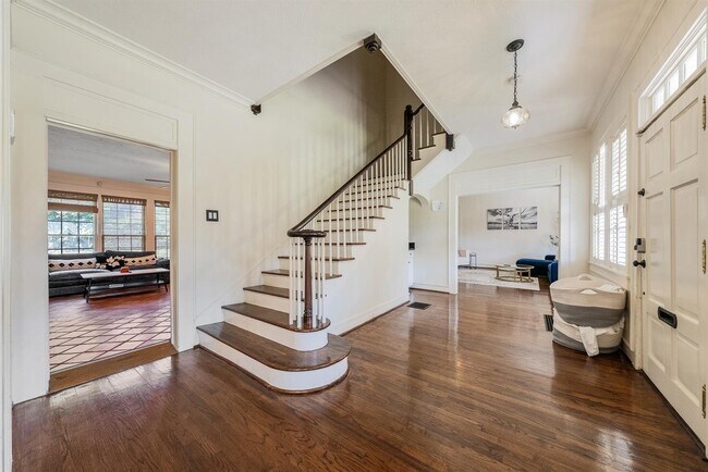 Building Photo - 1711 Stark Ave