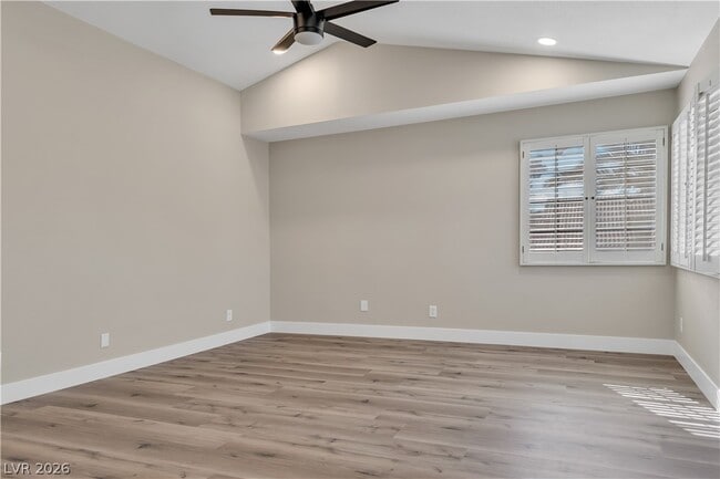 Building Photo - 2710 Strathmoor Dr