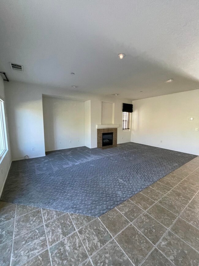 Building Photo - 1122 Oro Ridge