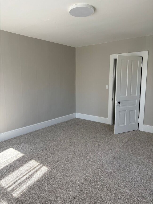 Building Photo - 574-576 E. Church St.