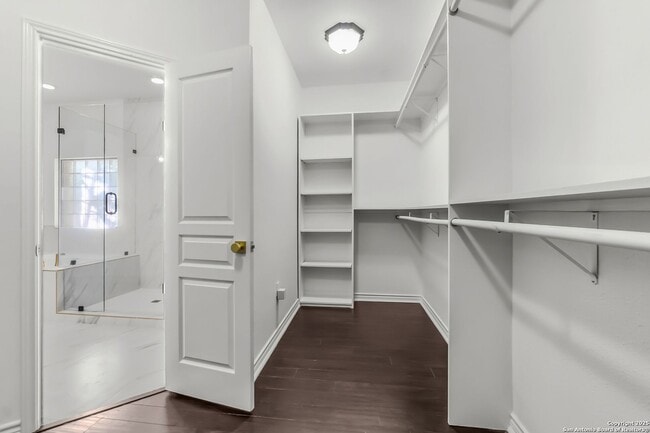 Building Photo - 3Bed/2.5 Bath House Ready for Rent!