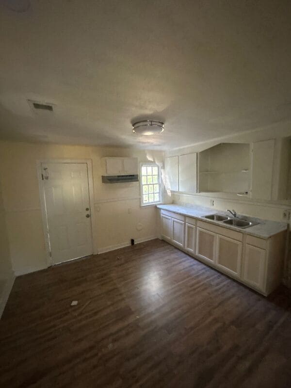 Building Photo - 421 Fielding Ave