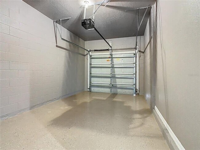Building Photo - 2051 Winterset Dr