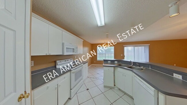 Building Photo - 222 Westview Dr