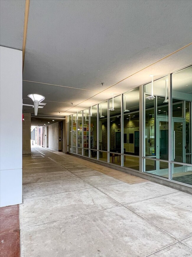Building Photo - 3,400 SQFT CONDO IN DOWNTOWN CHAMPAIGN W/ ...