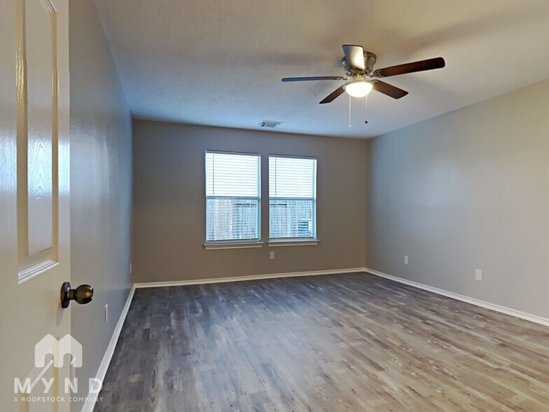 Building Photo - 10507 Scenic Cove Ct