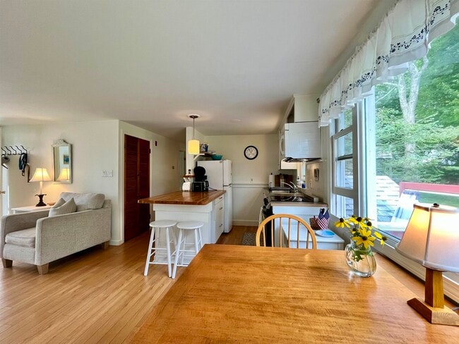 Building Photo - 19 Myrica Ave