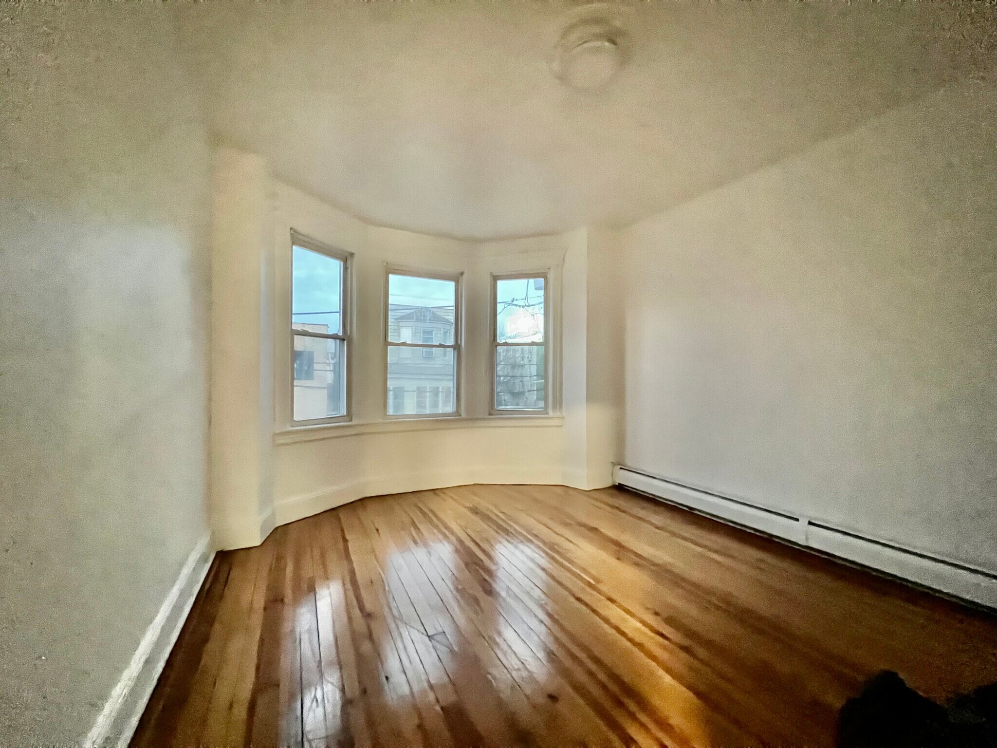 2F - 66 W 18th St