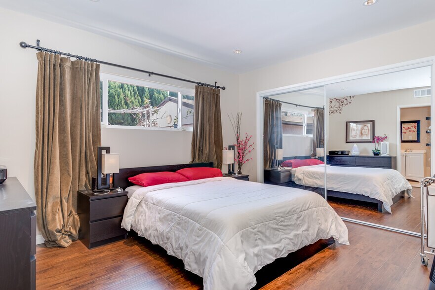 Building Photo - 4098 West 137th Street