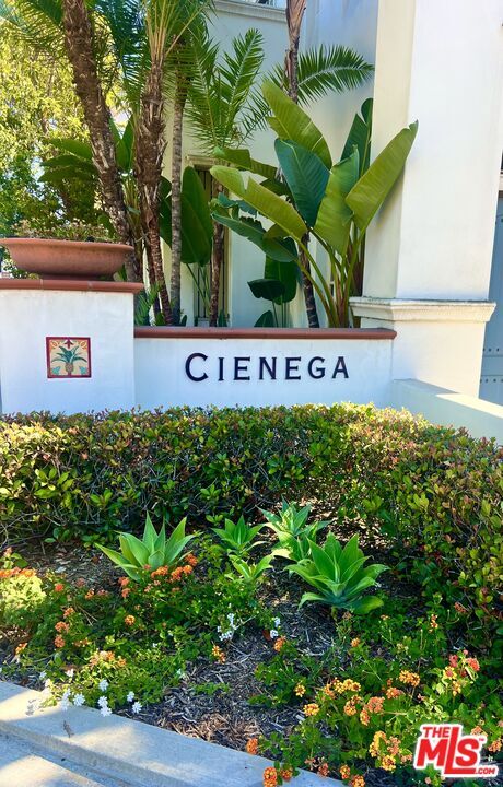 Primary Photo - 1749 Grand Ave