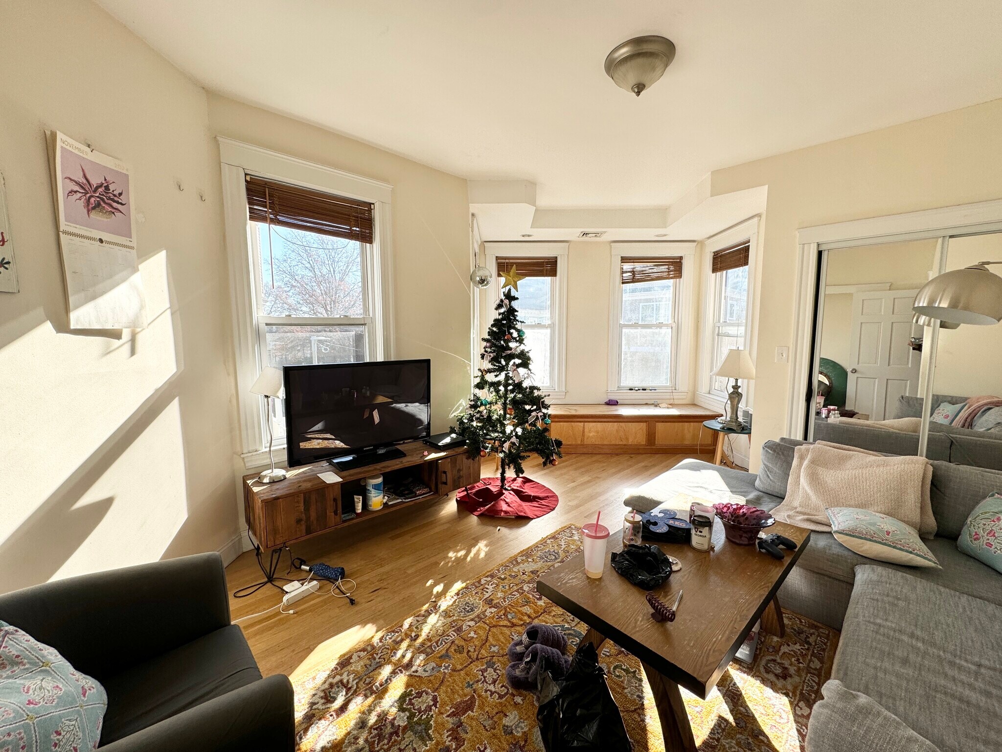 Building Photo - 37 Hillside St