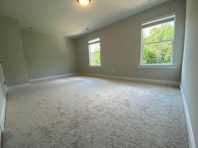 Building Photo - 339 Old Grove Ln