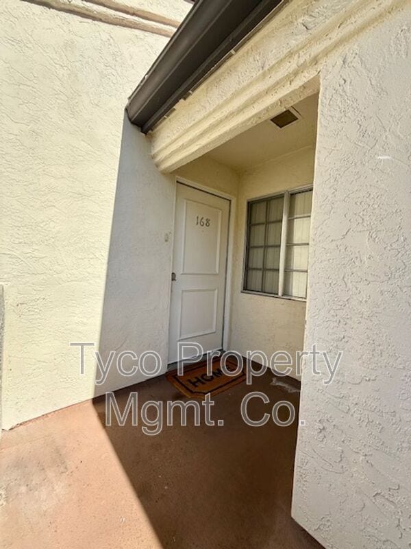 Building Photo - 772 Eastshore Terrace