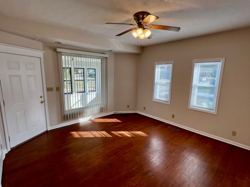 Building Photo - 1823 Hutchins Ave