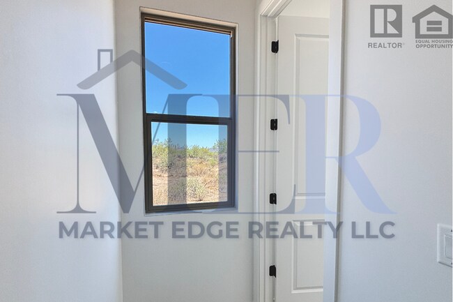 Building Photo - 3Bed/2Bath Home in North Scottsdale! Ready...