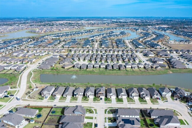 Building Photo - 208 Cambria Green Ln