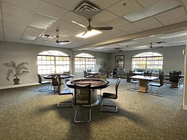 Building Photo - 7871 Lake Sawgrass Loop