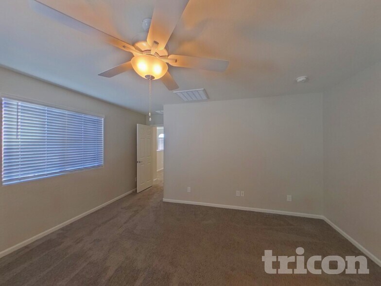 Building Photo - 8606 E Peralta Ave