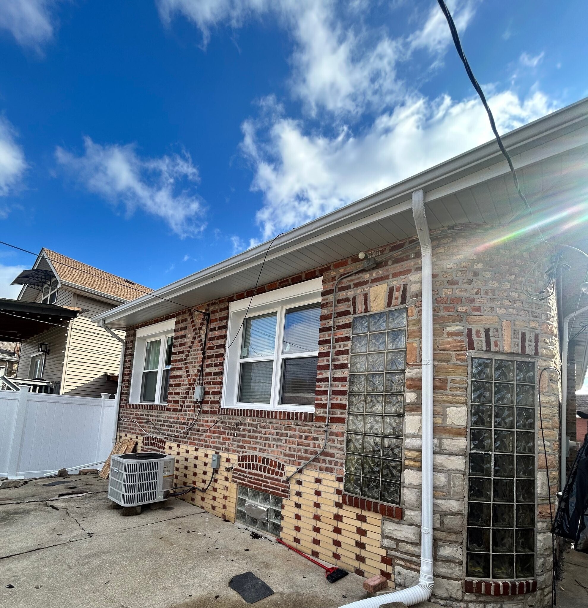 Building Photo - 1620 N Laramie Ave