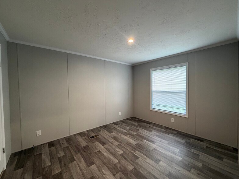Building Photo - 1539 Huron Ct