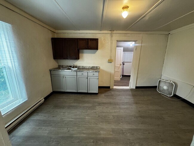 Building Photo - 305 Lineberger St