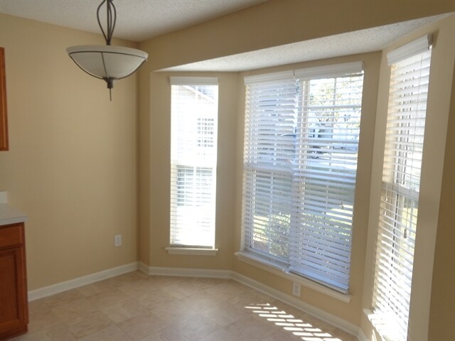 Building Photo - 2581 Governors Pointe Ct NE