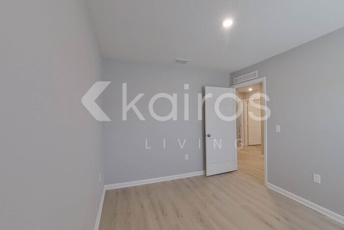 Building Photo - 1709 Nebraska Loop