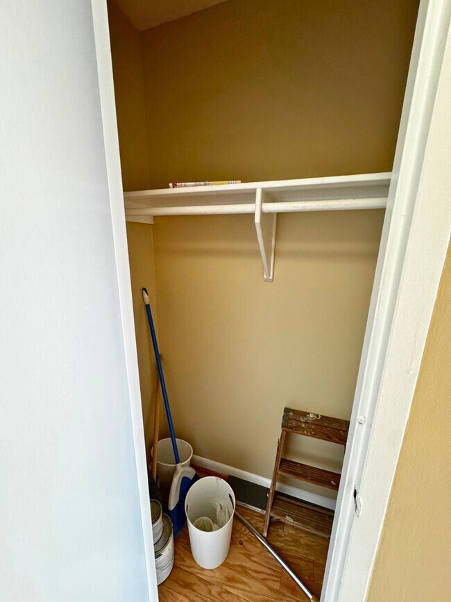 Building Photo - Modern Luxury Studio at Park Place | All Utilities Included