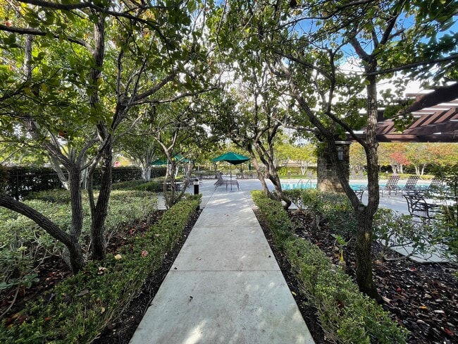 Building Photo - 3351 Via Trentino