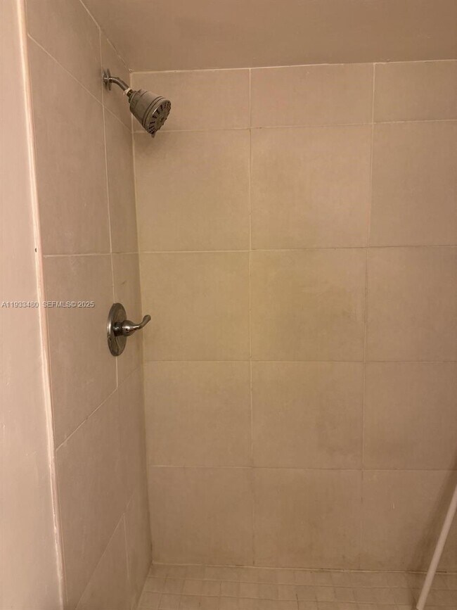 Building Photo - 1801 S Treasure Dr