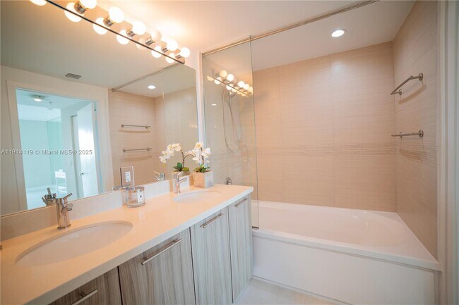 Building Photo - 6700 Indian Creek Dr