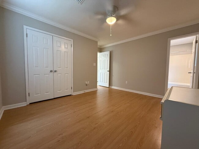 Building Photo - 3916 Elm Ave