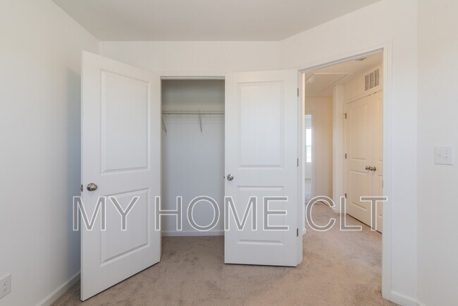 Building Photo - 15010 Scoter St